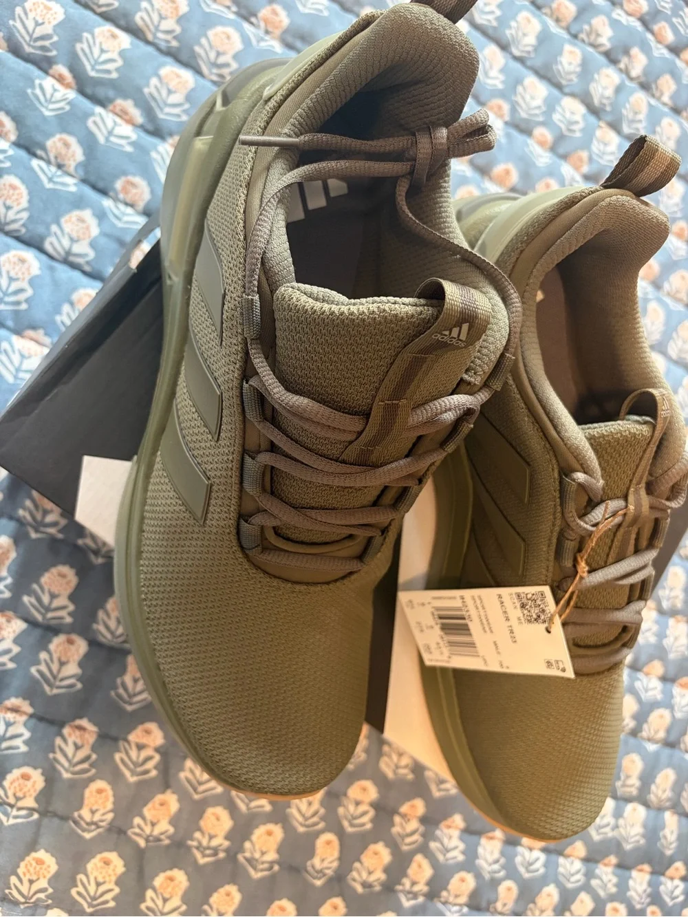adidas Racer TR23 Sneakers Mens 9.5 NIB Green Cloudfoam Running Shoes